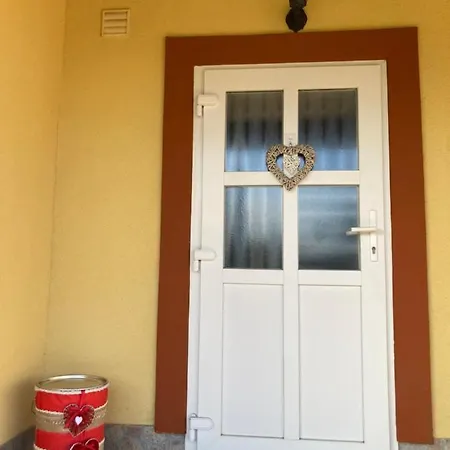 Apartment Tiszavirag Vendeghaz Tiszacsege